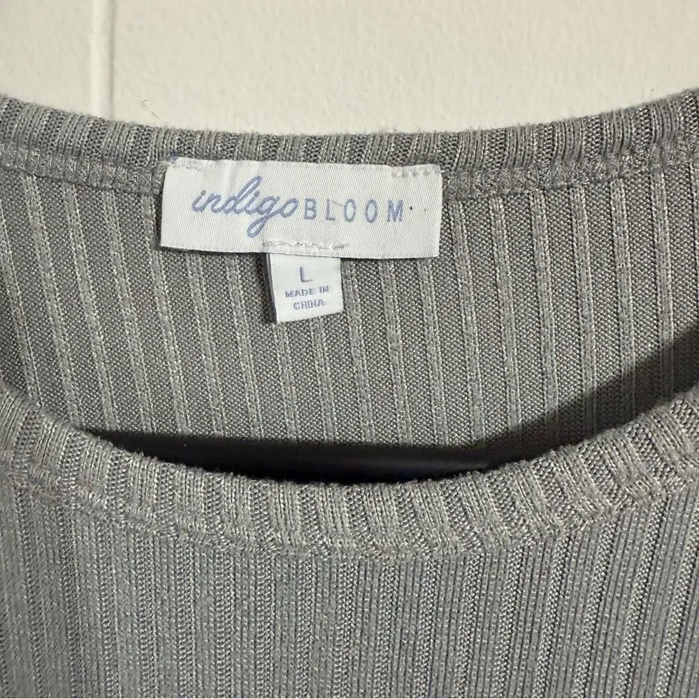 Indigo Bloom Light Gray Short Sleeve Ribbed Fitted‎ Tee Size L - Image 2