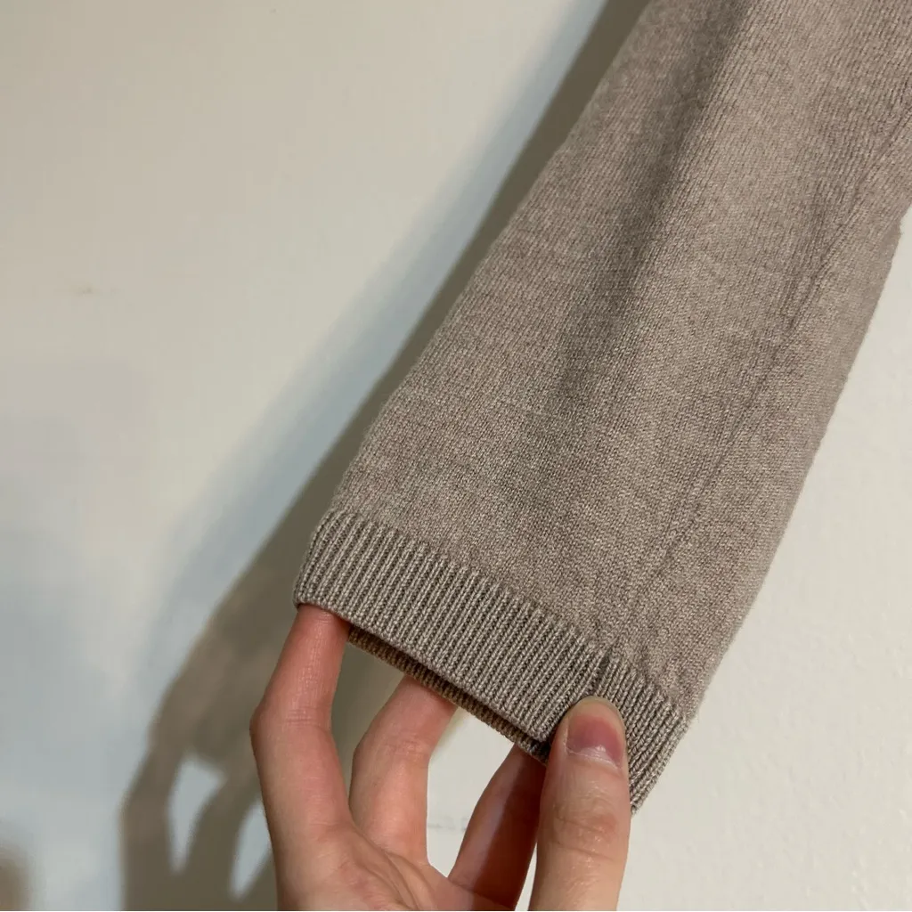 Garnet Hill Wool Palm Tree Graphic Crewneck Sweater Size Small - Image 2