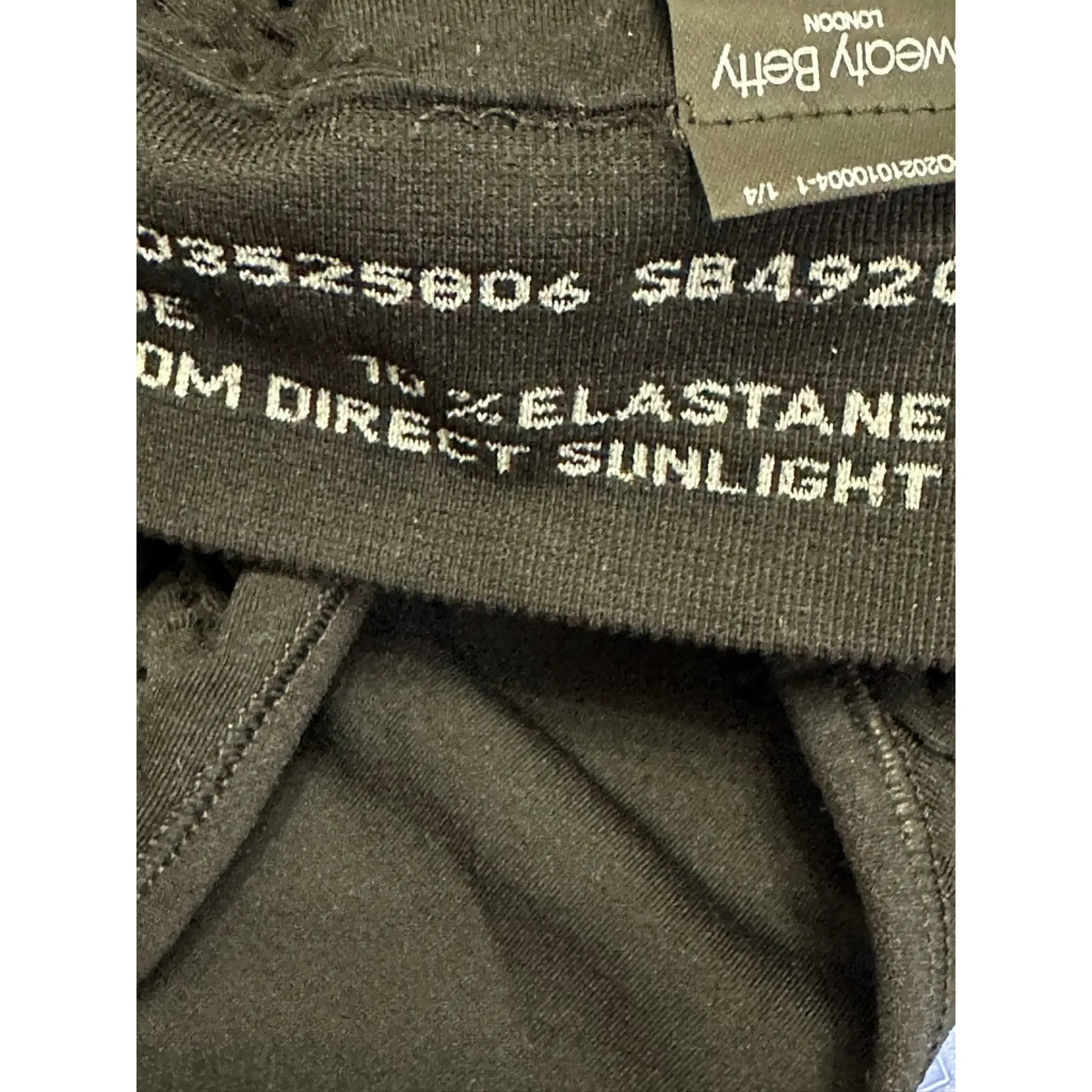 Sweaty Betty Sports Bra Racerback Lightweight Pullover Style Solid Black S NWOT - Image 8