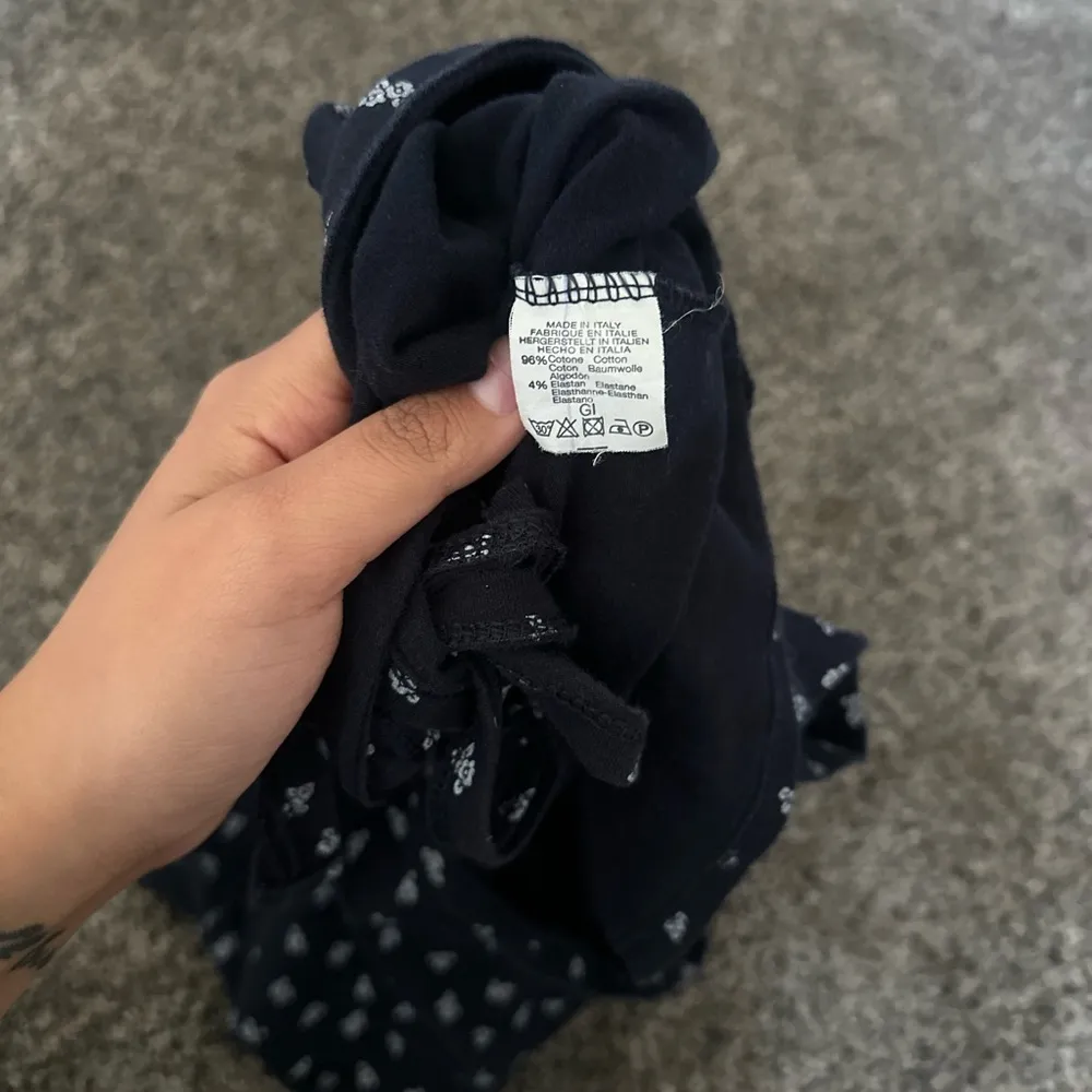 Brandy Melville Black and White Floral Blouse - Image 3