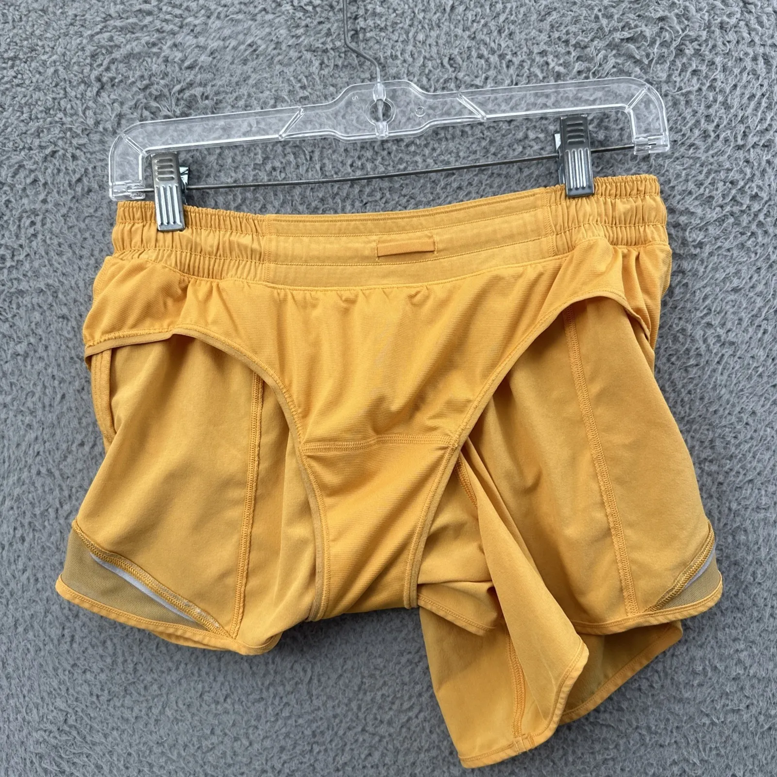 Lululemon Hotty Hot Low Rise Shorts 4" Mango Dream Athletic Gym Women's 8 - Image 3
