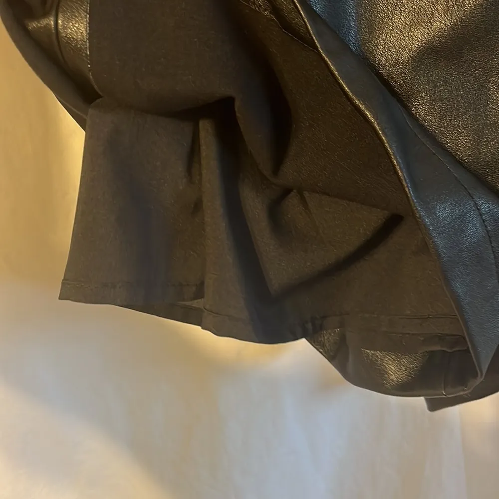 Amanda Uprichard ‘Tessi’ Faux Leather Paperbag Shorts - Image 6