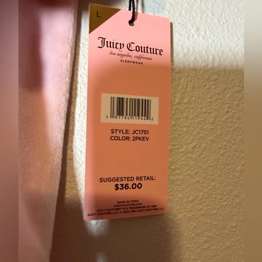 NWT large Juicy couture velour shorts pink rhinestones - Image 3