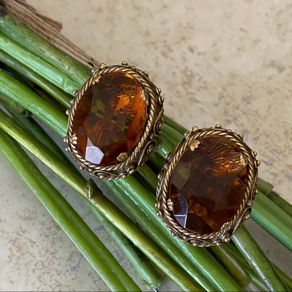 Vintage Signed PAT PEND Large Amber Clip Earrings - Image 4