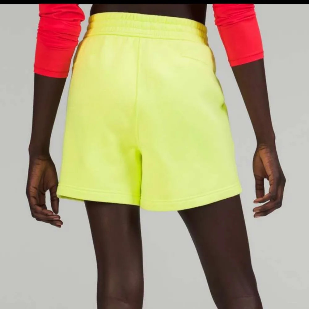 Lululemon Loungeful High-Rise Short 4" - Image 5