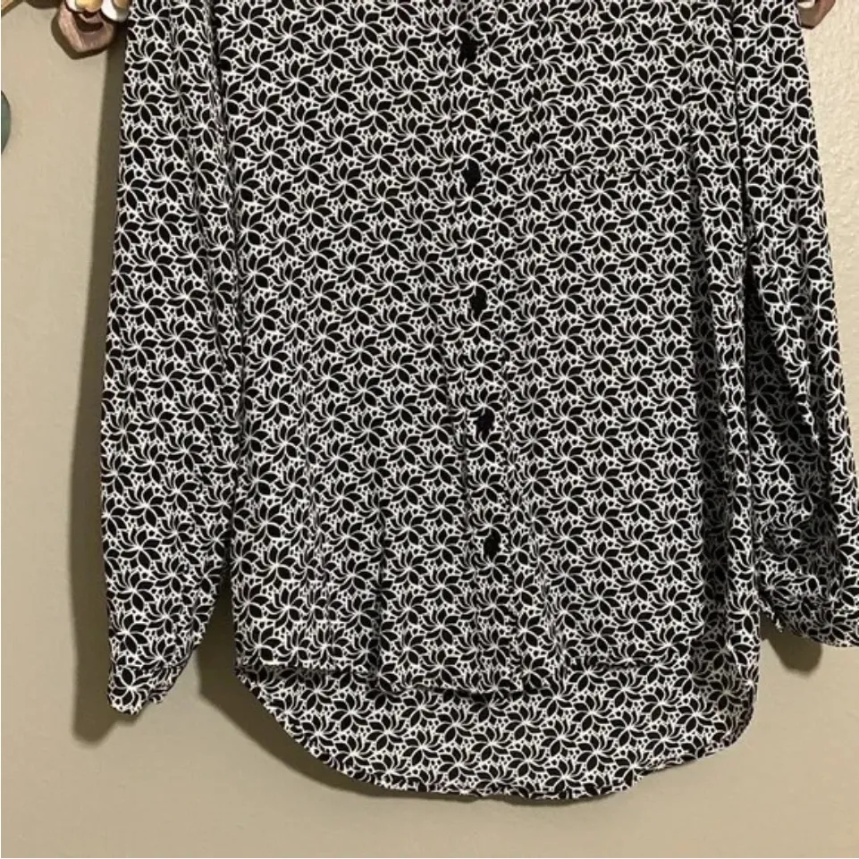 Diane Von Furstenberg Black White Button Front Silk Blouse Size 2 - Image 3