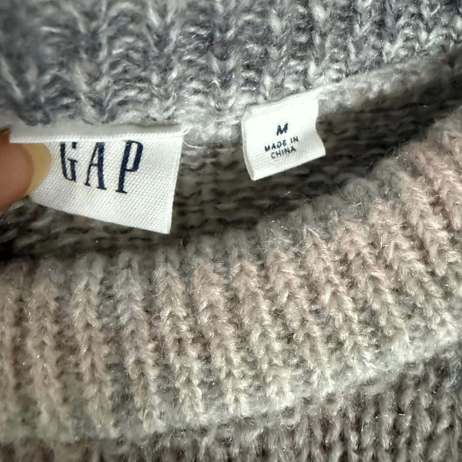 Gap  Long Sleeve Crew‎ Neck Sweater Size Medium - Image 8
