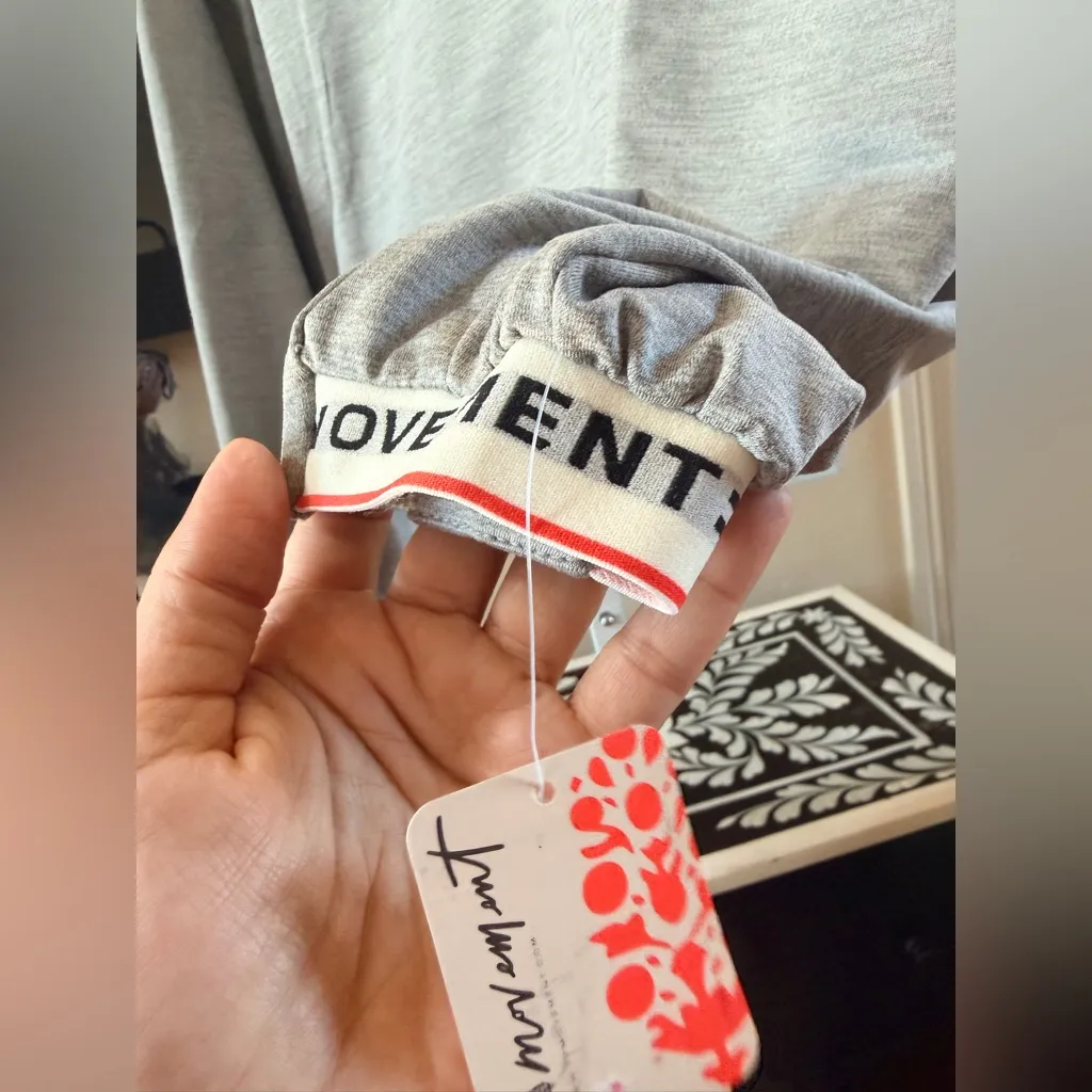 Free People Movement jump Start top. Gray - Image 3