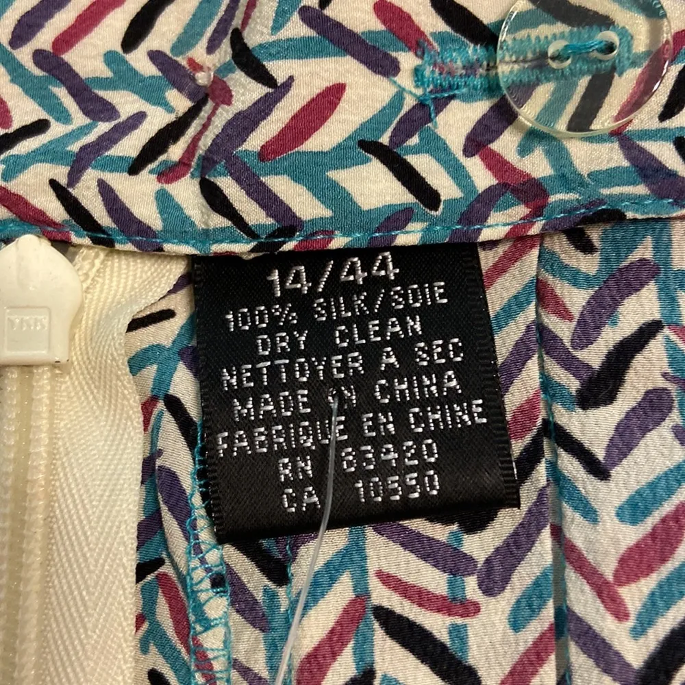 August Silk Skirt 100% silk size 14/44 waist 30” so beautiful length 22” - Image 8