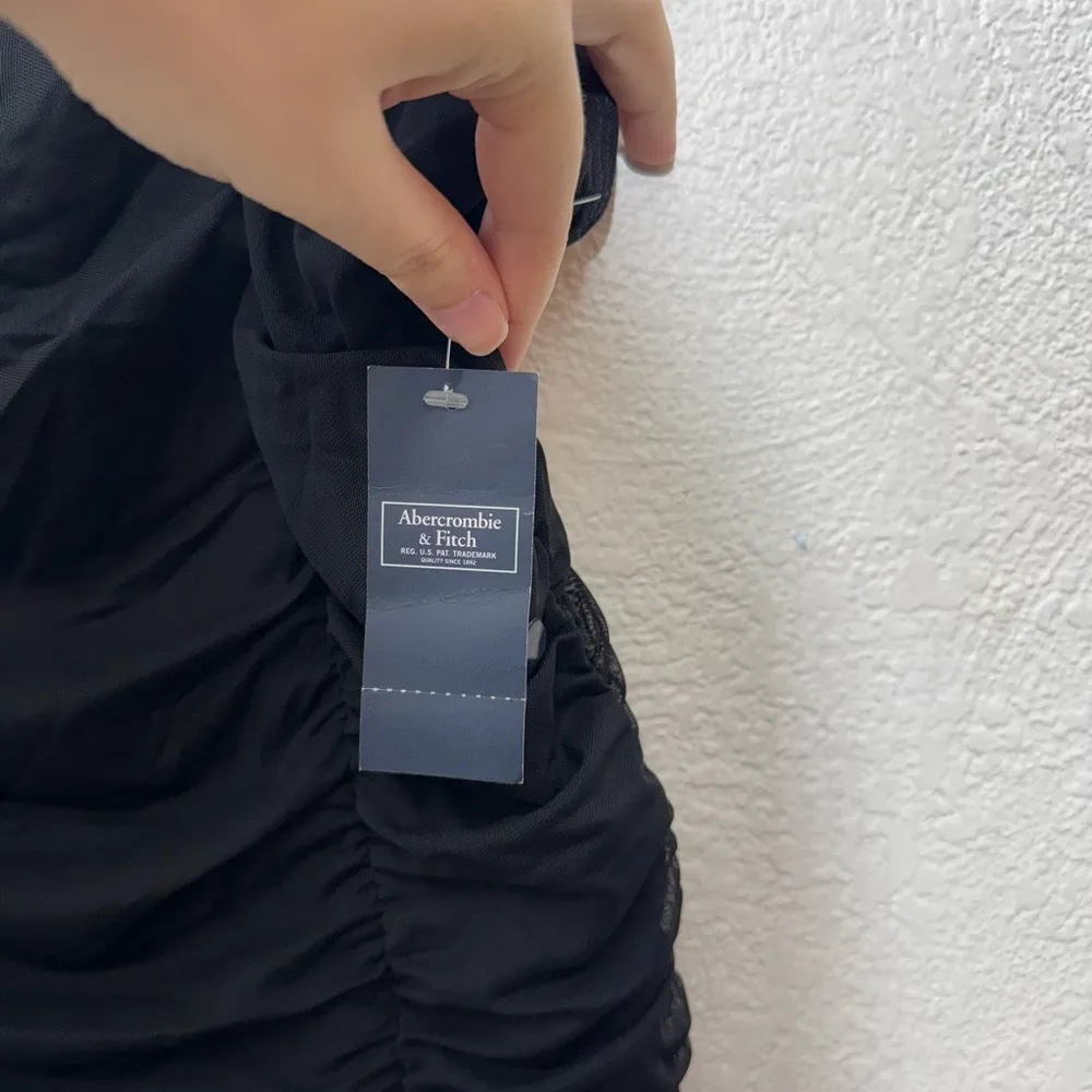 Abercrombie & Fitch Rushed Ruffle Body Suit NWT Size Large - Image 2