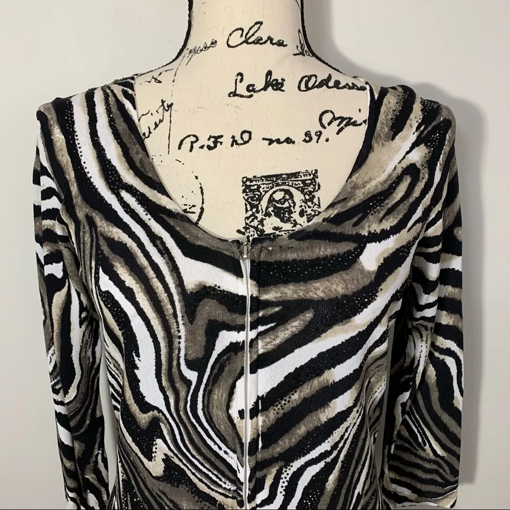 EUC  Animal Print Zip Up Cardigan Size M - Image 4