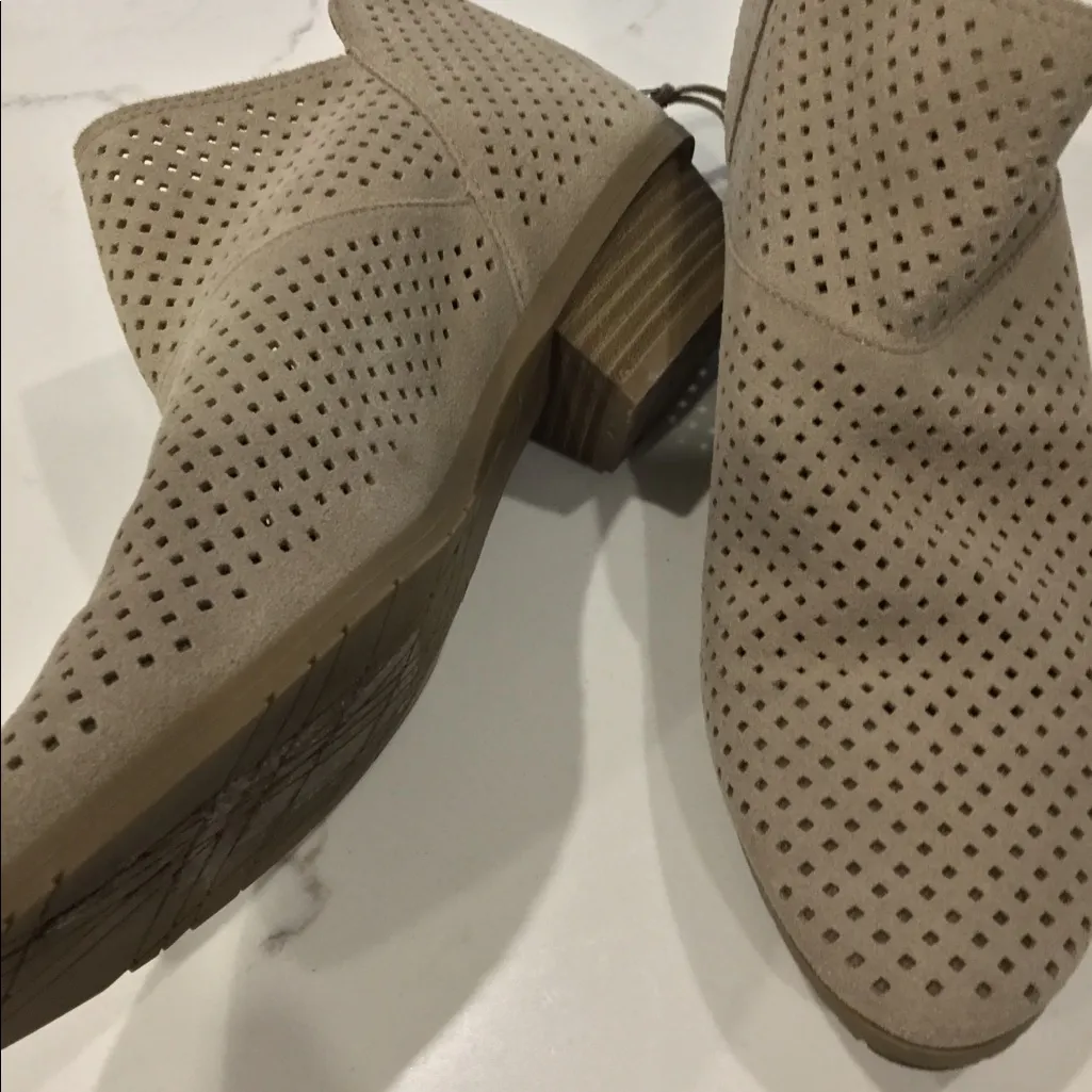 Soft leather booties for fall season 🌻🌻🌻 Tan Size 9 - Image 3