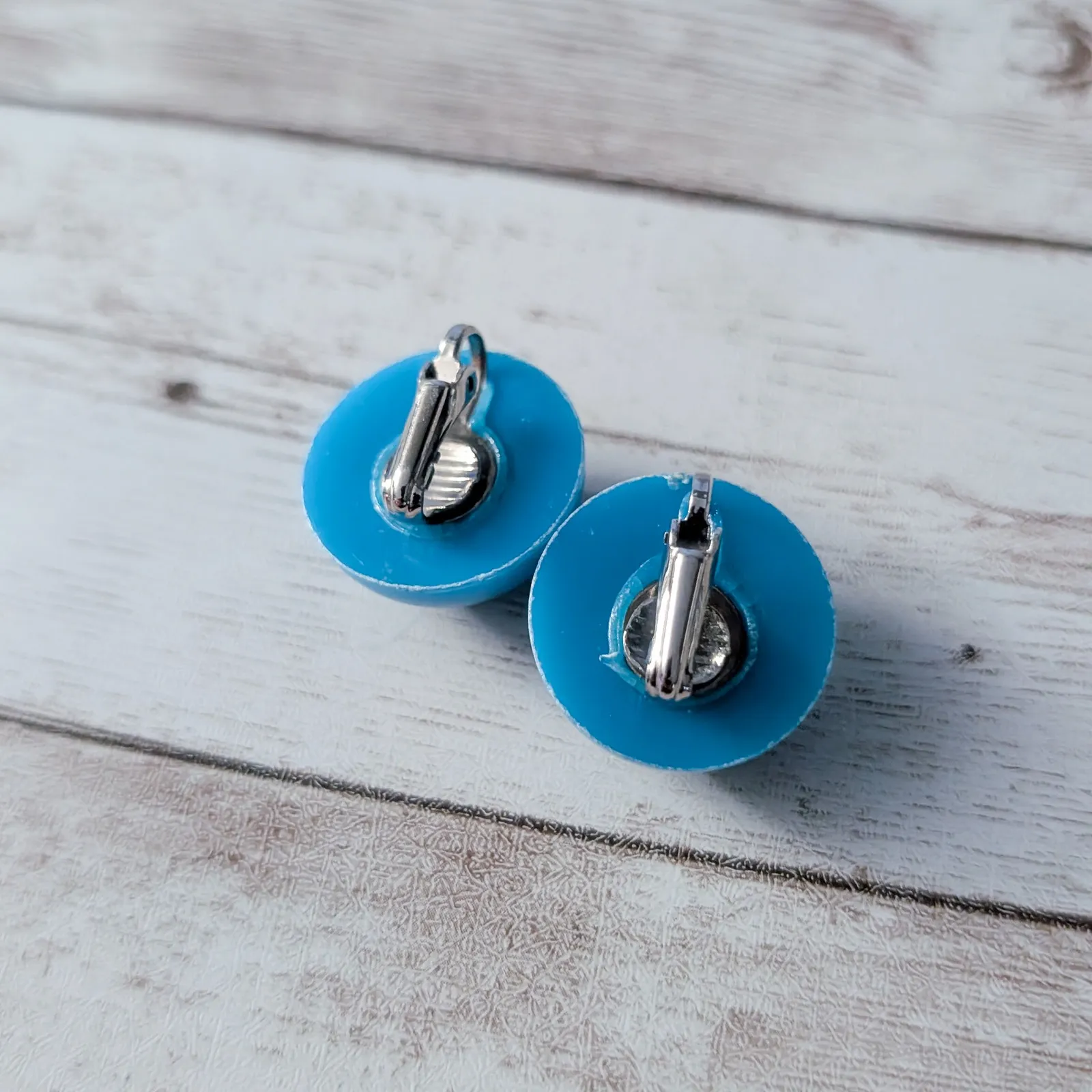 Vintage Clip On Earrings Just Under 7/8" Bright Blue Domed Circle Retro - Image 4