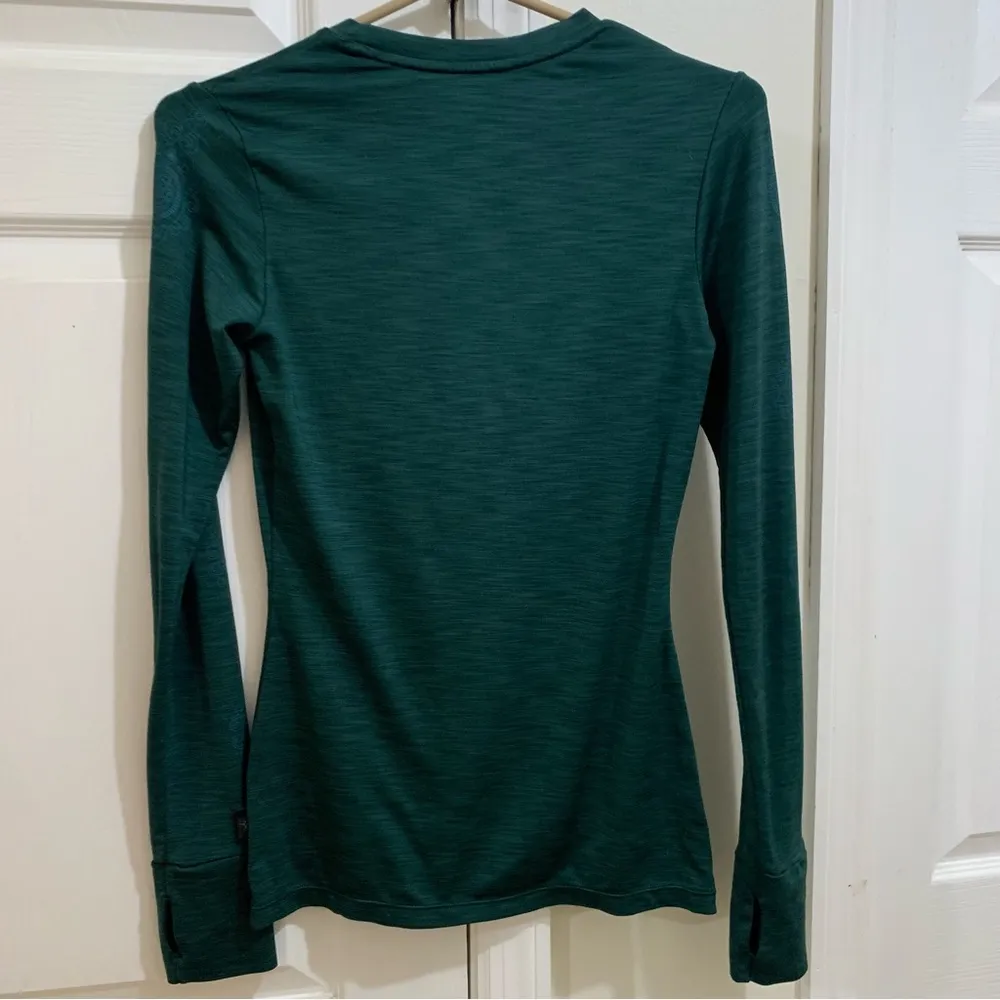 Prana Dark Green Long Sleeve Athletic Top with Artistic Print on Arms Size XS - Image 2