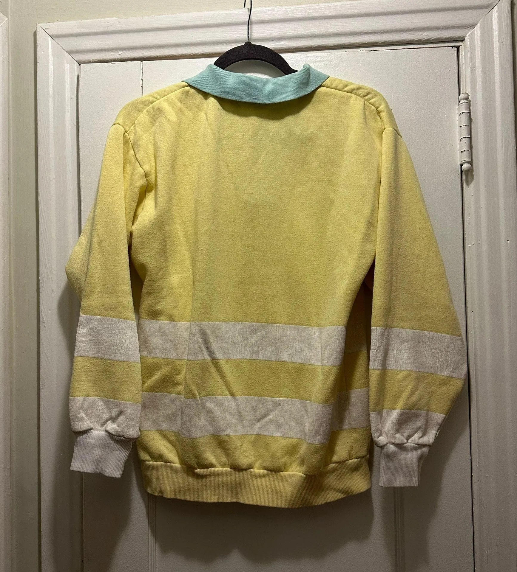 Vintage  Sweatshirt - Image 2