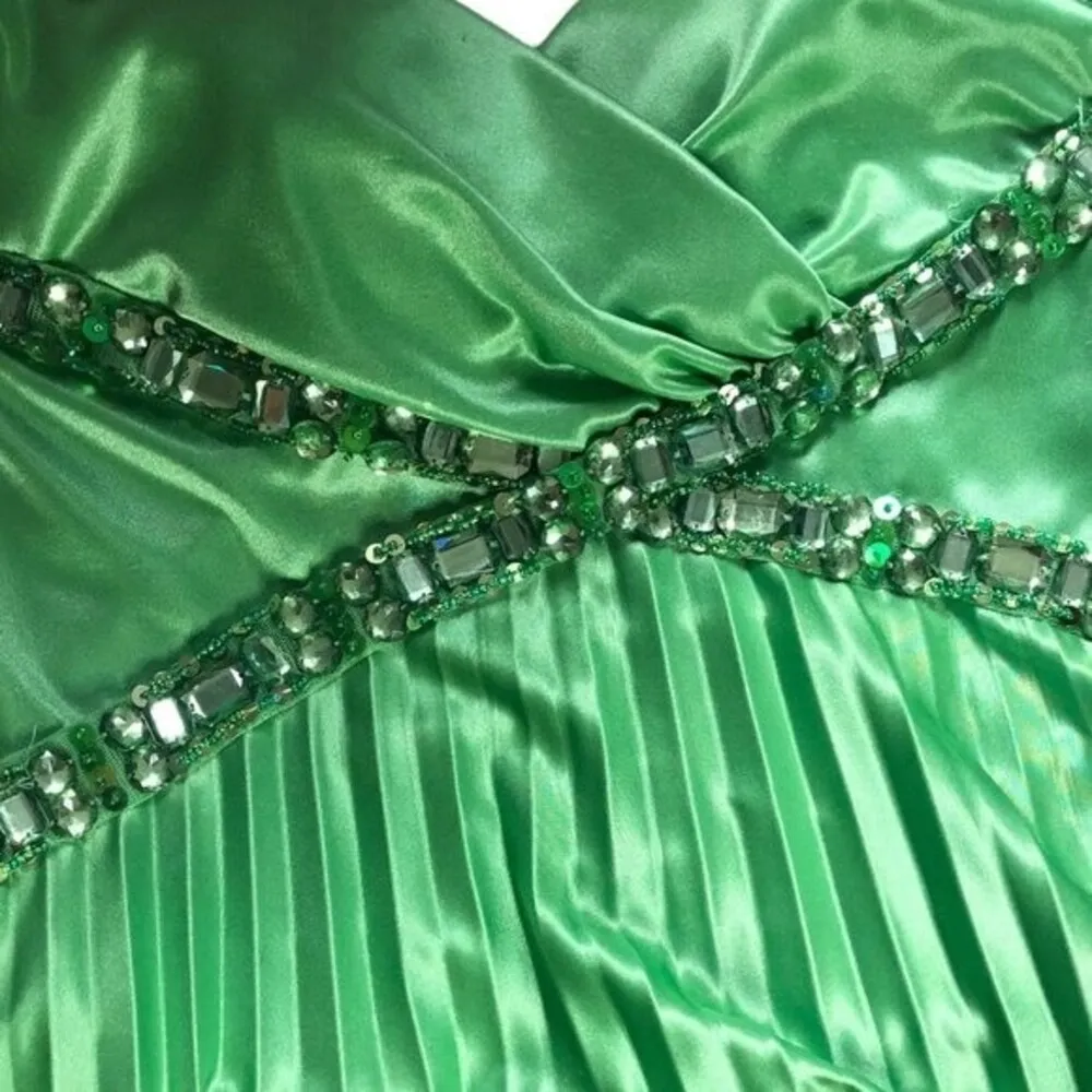 Masquerade Green Satin Pleated Sequined Jewel Formal Maxi Dress Size 7/8 - Image 7
