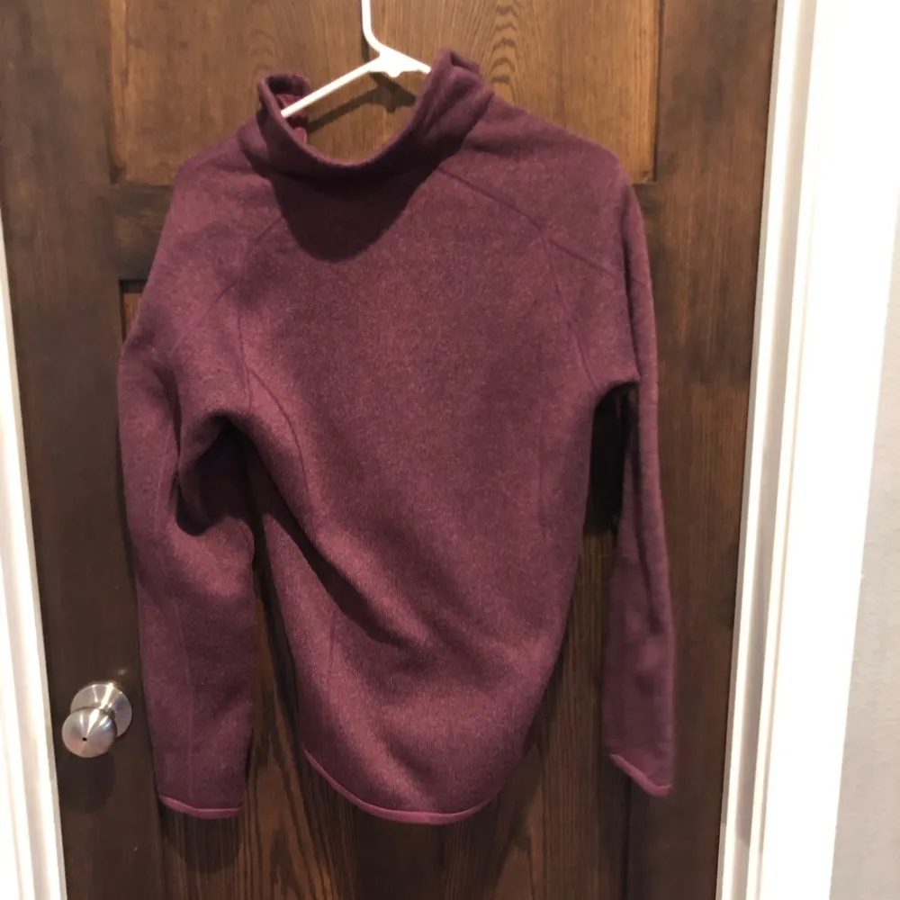 Patagonia 1/4 Zip Fleece Pullover Women's Medium Maroon - Image 3