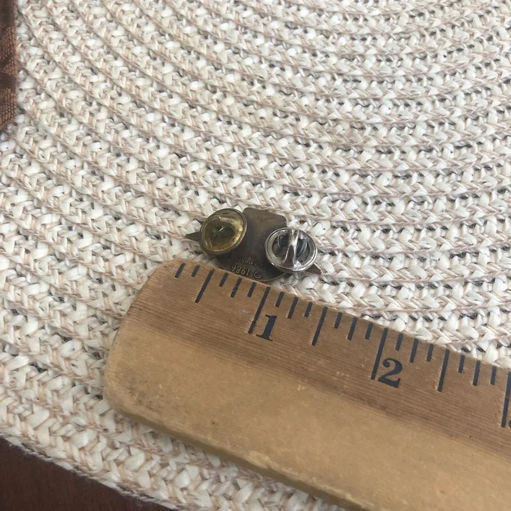 Vintage 1986 Harley Davidson Pin - Image 3