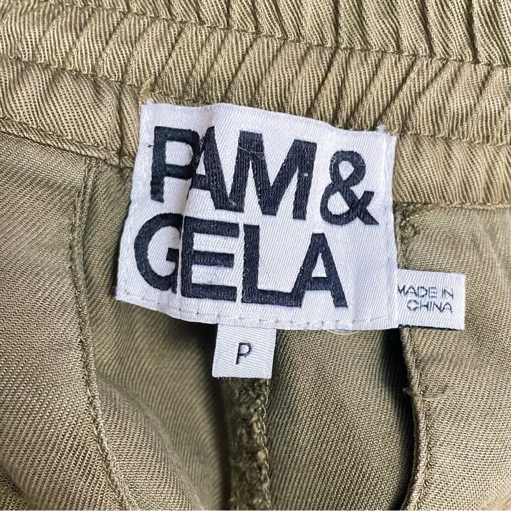 Pam & Gela x Revolve Snap Leg Cargo Crop Jogger Pants in Army Green Size P |  XS - Image 9