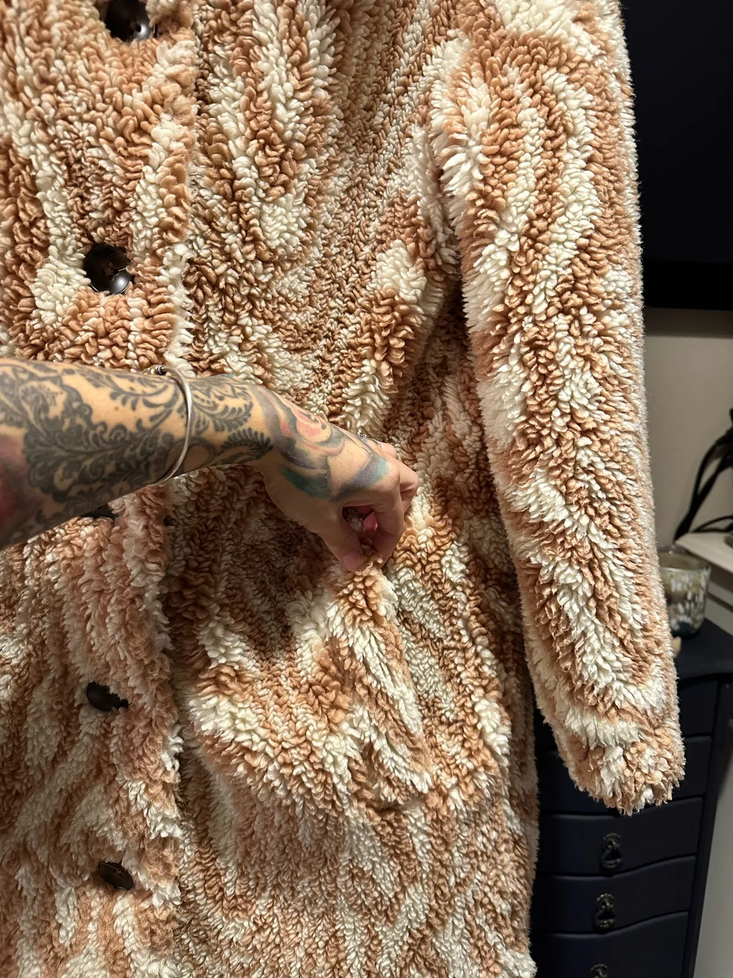 Free People + Apparis Rico Swirl Print Coat In Neutral Size:Xs oversized  $435 MSRP  Looks amazing like new New Perfect Condition Exactly as pictured  Any questions please feel free to ask 🫶🏼  Nuuly One flaw inside pocket last photo as shown easy fix a few stitches missing from pocket only in the inside.  Sold as is  No refunds returns or cancellations - Image 13