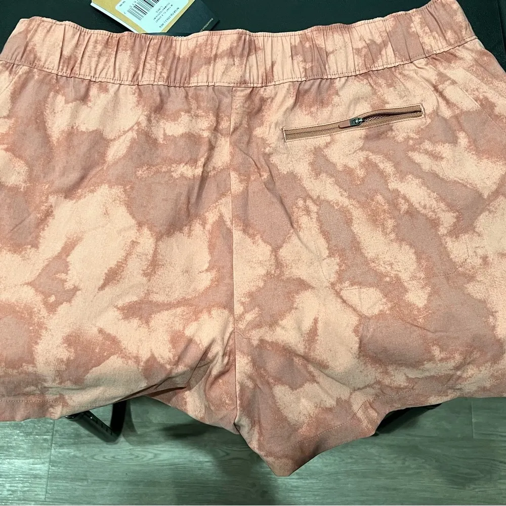 The North Face  shorts size large athletic quick dry shorts - Image 3