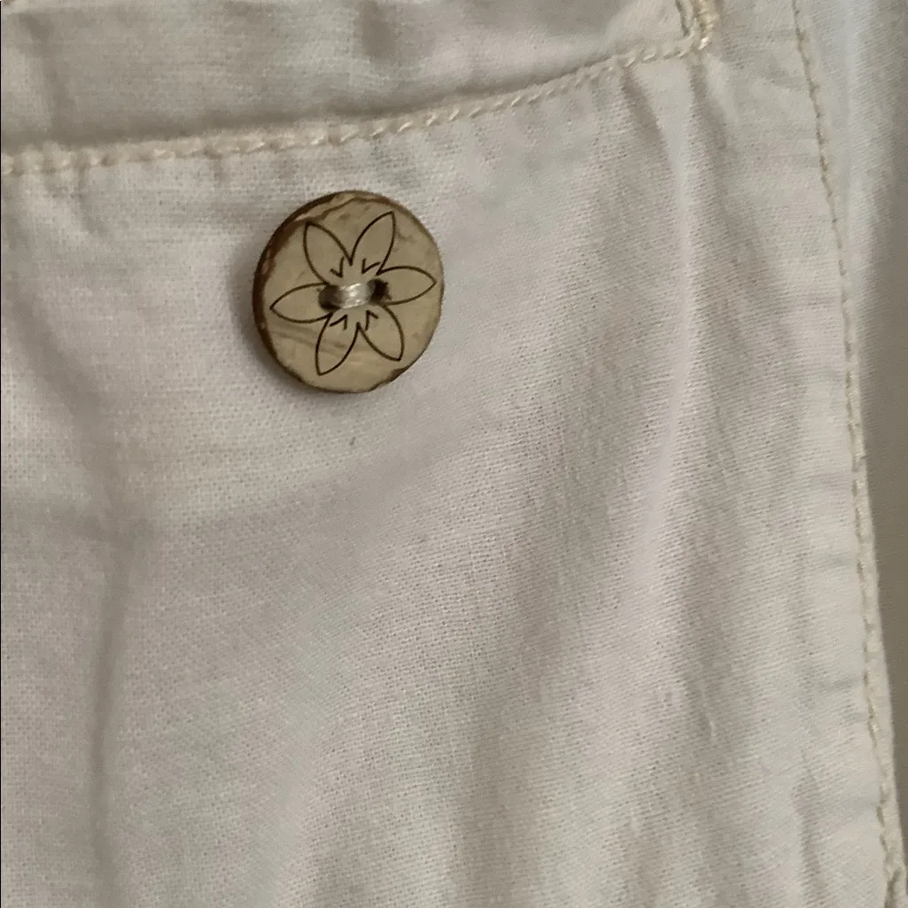 Ladies knee length shorts 🌻 Size L - Image 3