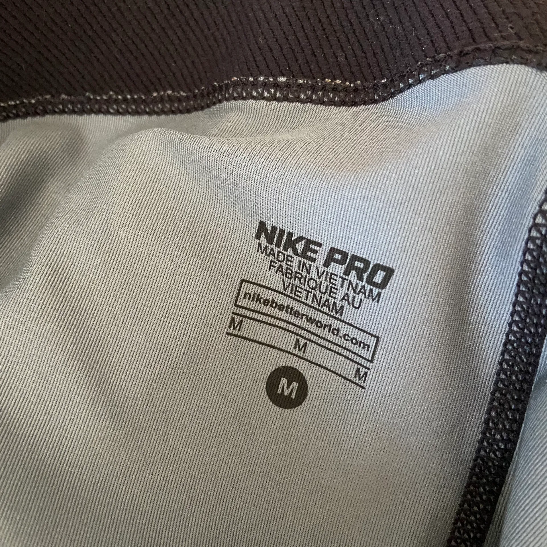 Pro Black Gray Snake Print Capri Legging Med - Image 5