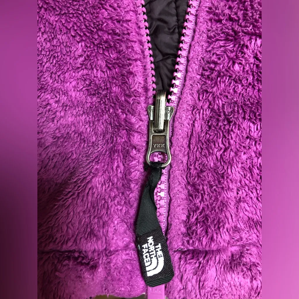 The North Face Vibrant Purple Fleece Jacket - Image 4