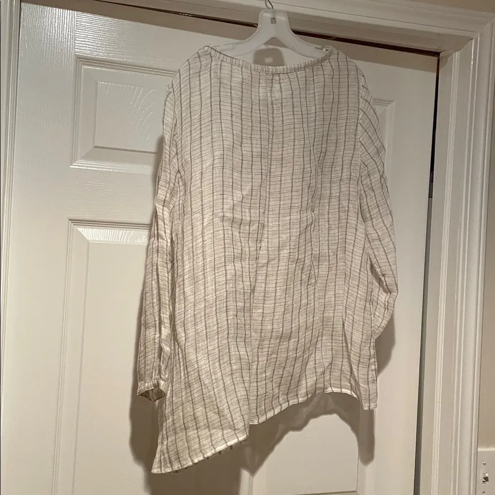 Eileen Fisher Cream and Gray Checkered Top - Image 4