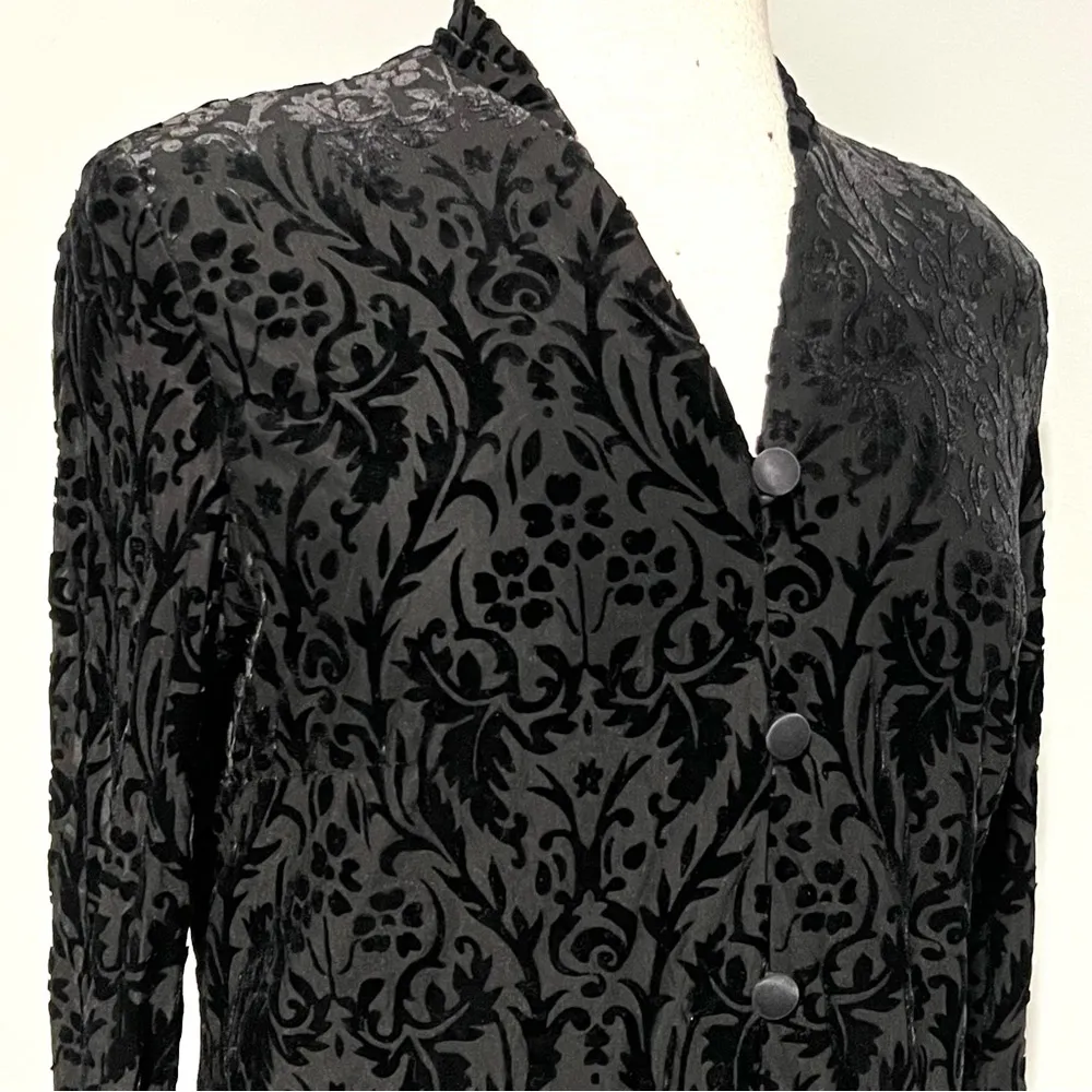 Talbots Black Velvet Floral Button Down Top Blouse Jacket Size 10 - Image 4