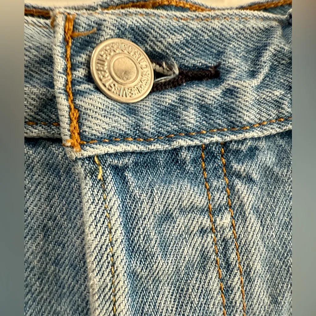 VTG Levi's 501 Distressed Cutoff Denim Jean Shorts Button Fly Y2K‎ High Rise 30 - Image 3