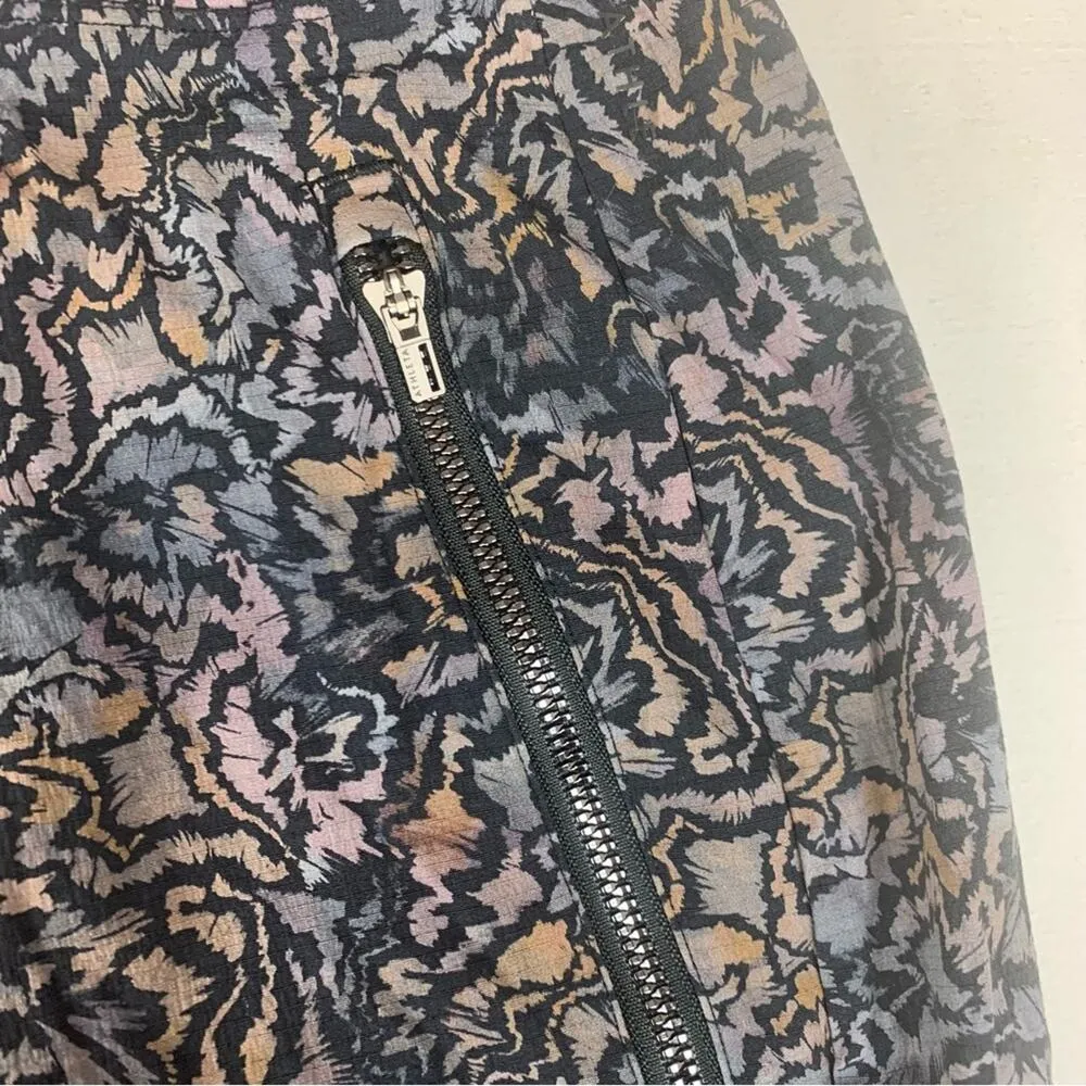 Athleta women's size 8 medium trekkie north Stylish Jogger Pants paisley - Image 8