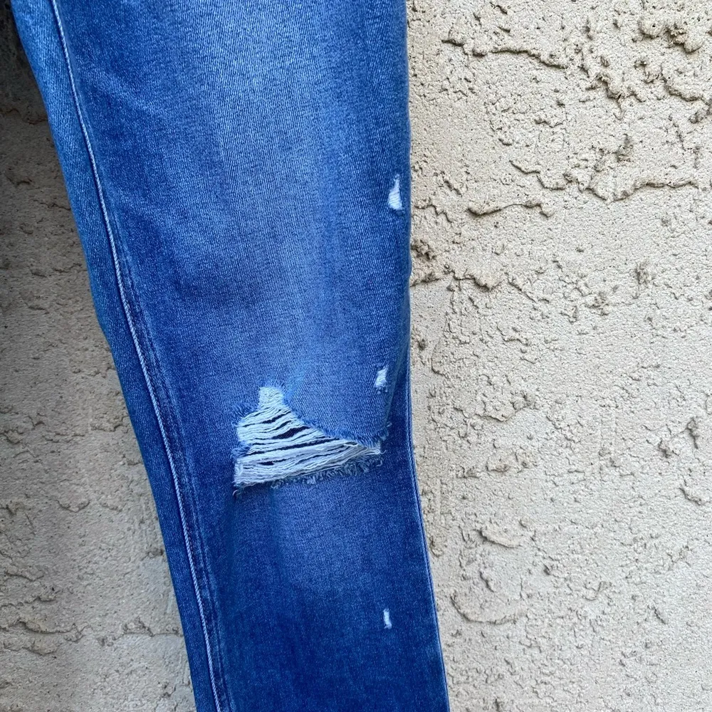 Paige Size 24 Cindy Crop Medium Wash Distressed Raw Hem - Image 5