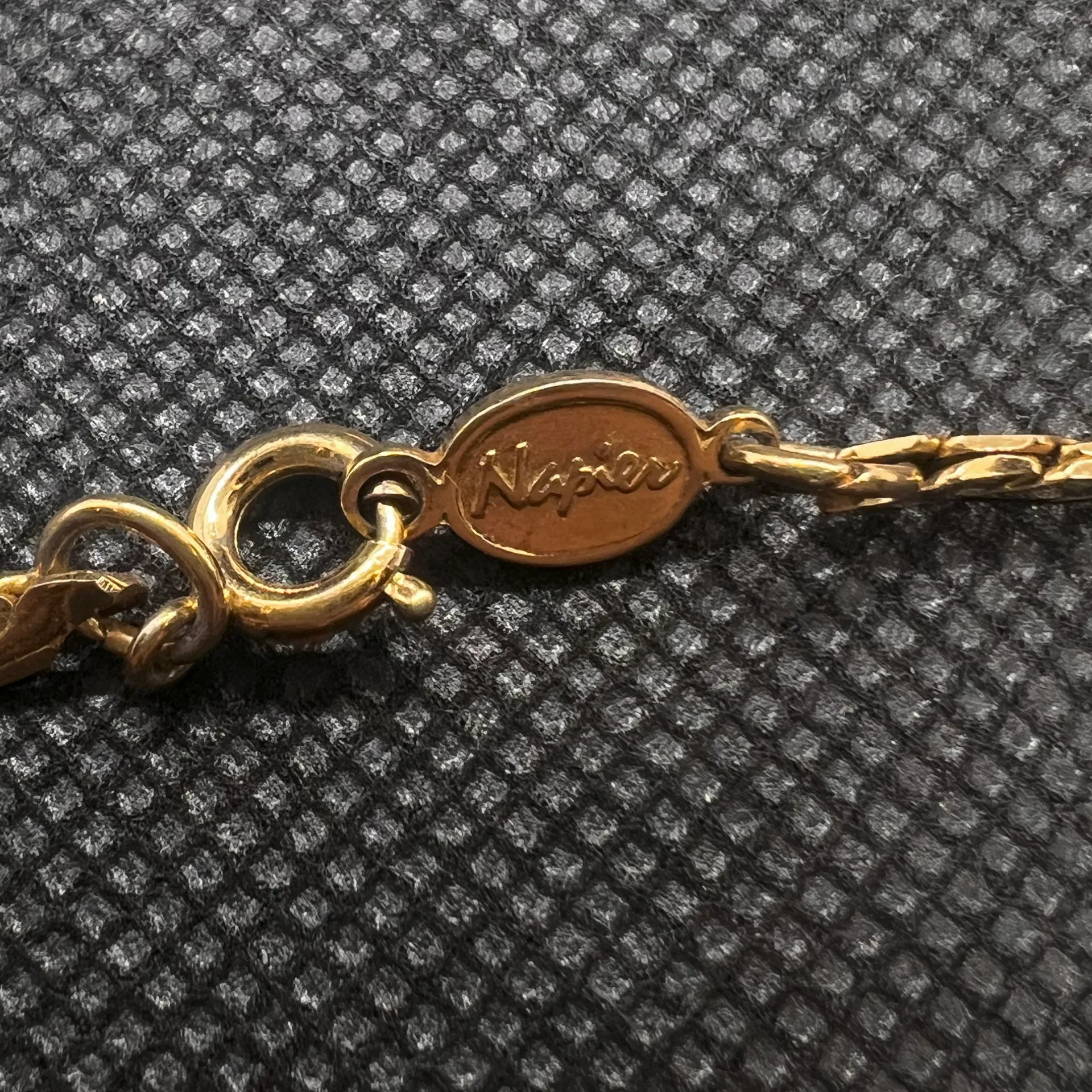 Vintage Napier Necklace Goldtone & Enamel Peach Leaf Collar Choker Signed Mint Gold - Image 4