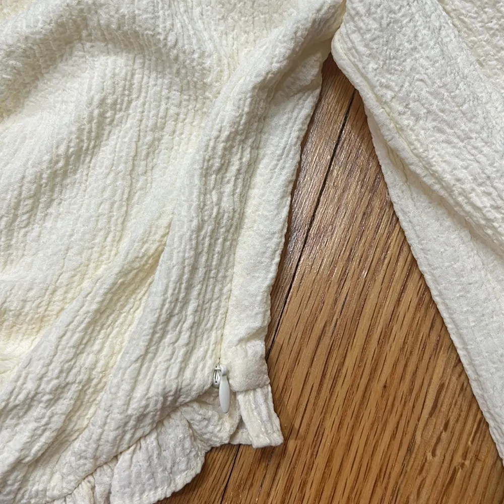 NWOT Forever 21 cream long dramatic sleeve crop top size small - Image 8