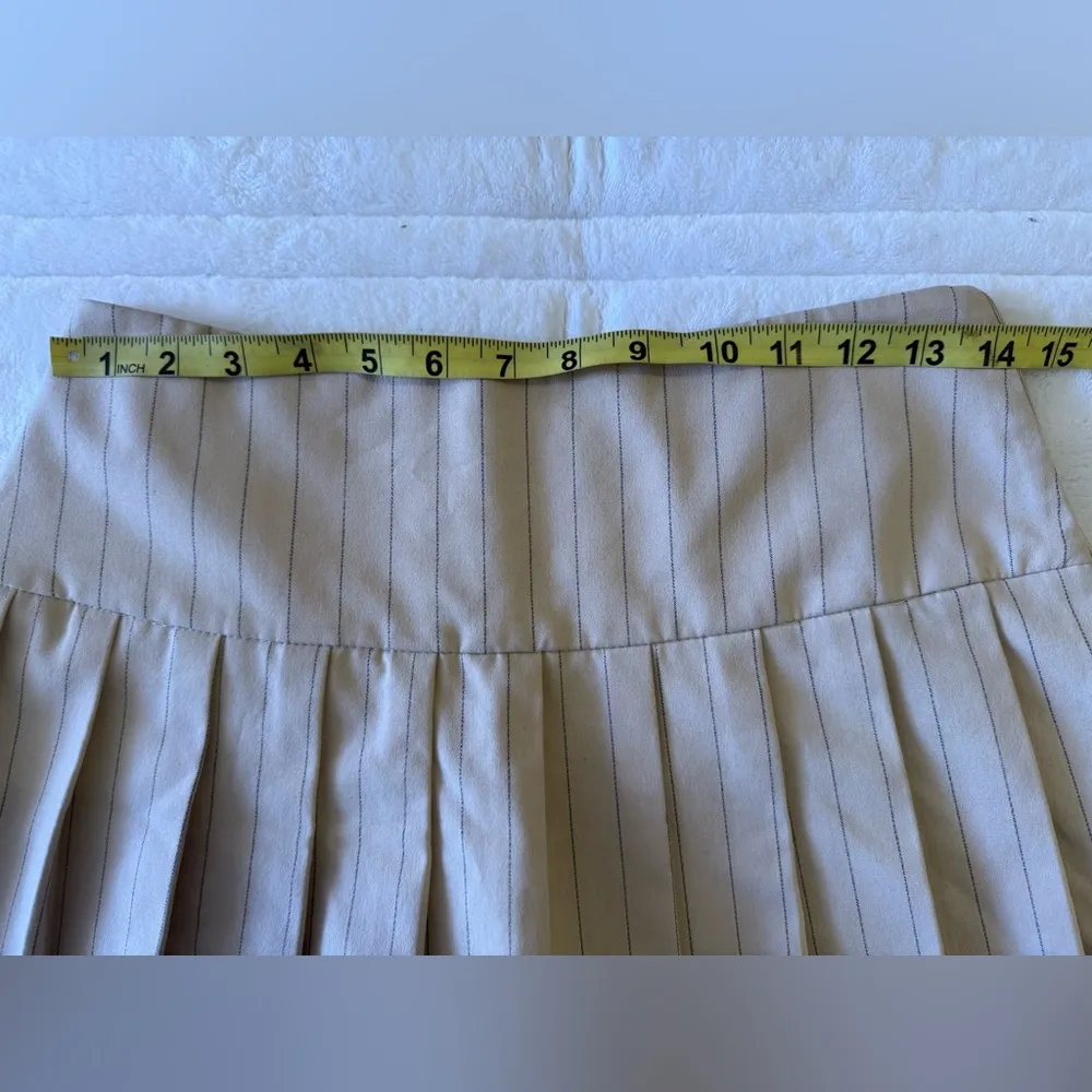 Zara Pleated Skort features a high waist, wrap front, side buckle, pleat details - Image 4