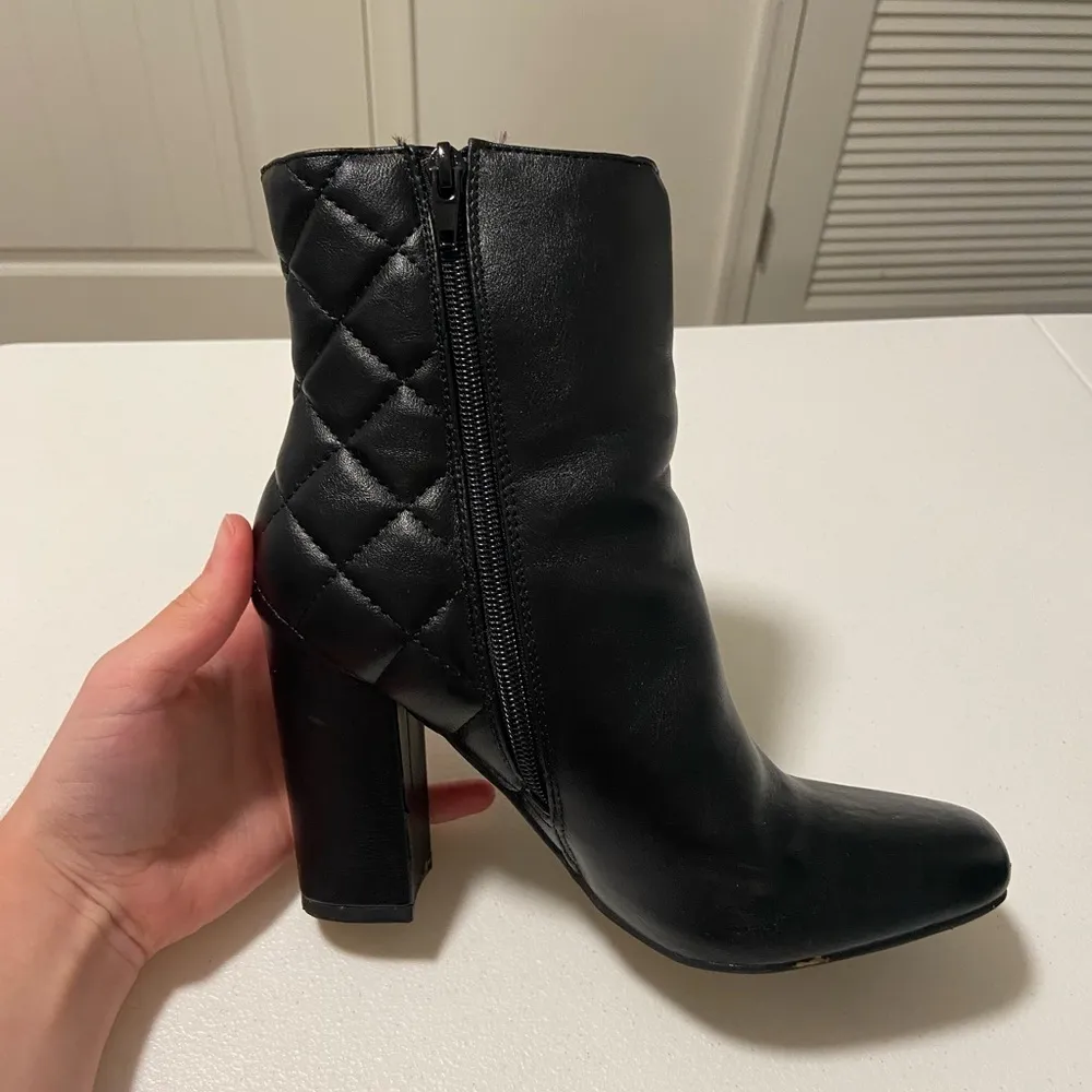 EUC | Bamboo women’s diamond‎ stitched boots — size 7 - Image 2