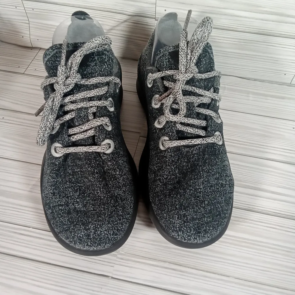 Allbirs wool runners women's shoes size 7 - Image 2