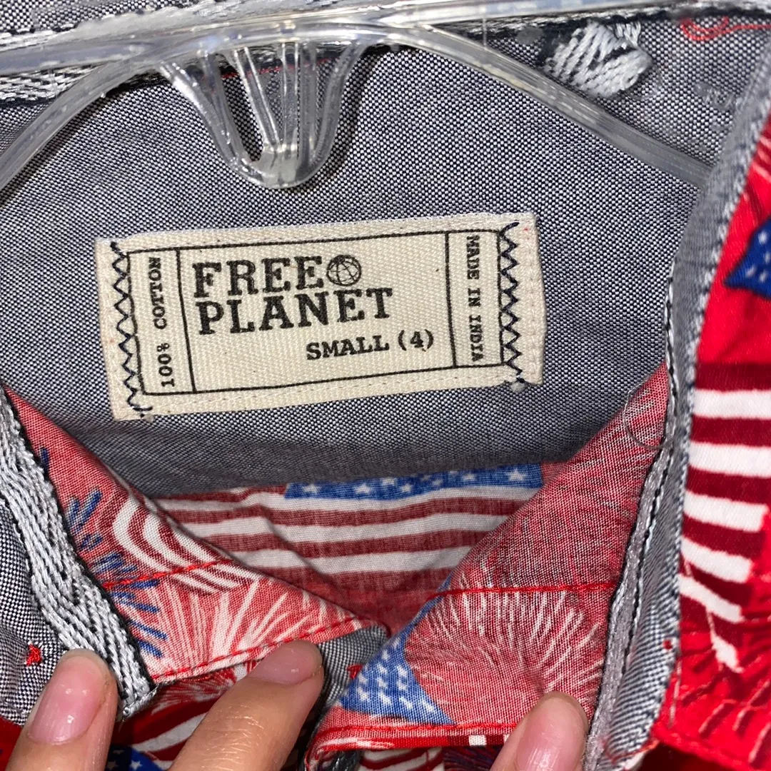 NWT $32  Red American Flag Print Button Down S(4) - Image 8