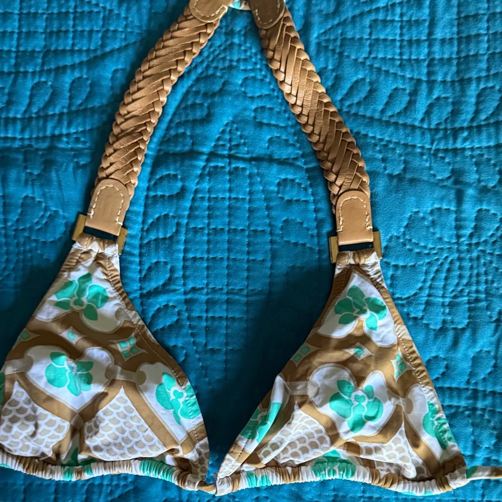 Stylish Halter Bikini with Gold and Blue Accents Green - Image 5