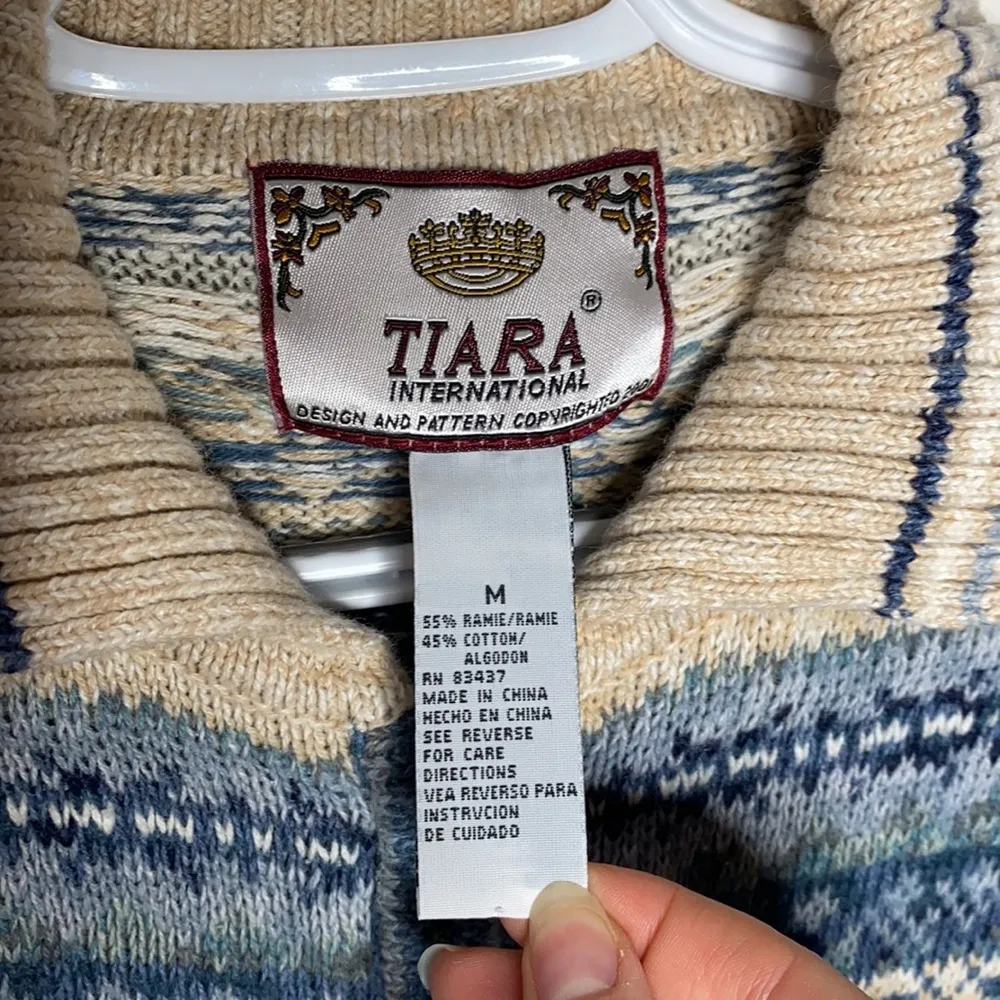 Tiara International fair isle Nordic sweater size M - Image 100