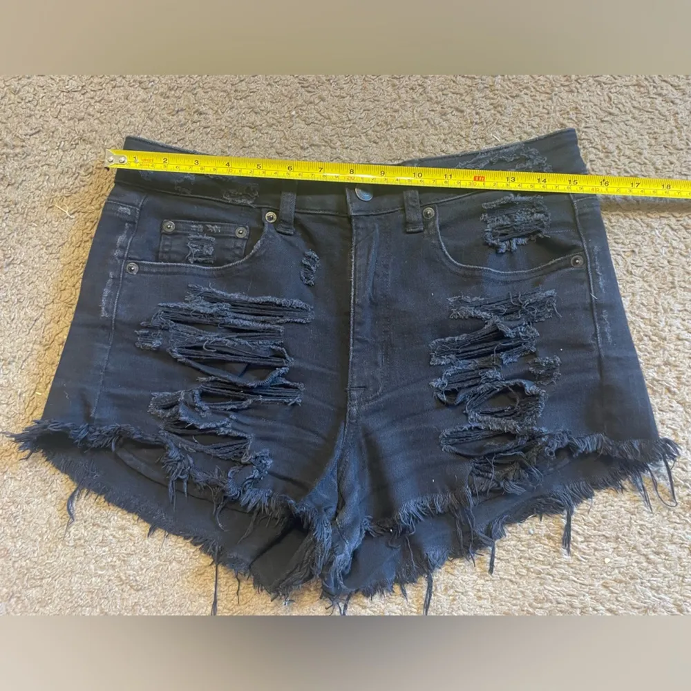 American Eagle Outfitters Black / Dark Gray Distressed Denim Jean Shorts, Size 6 - Image 4