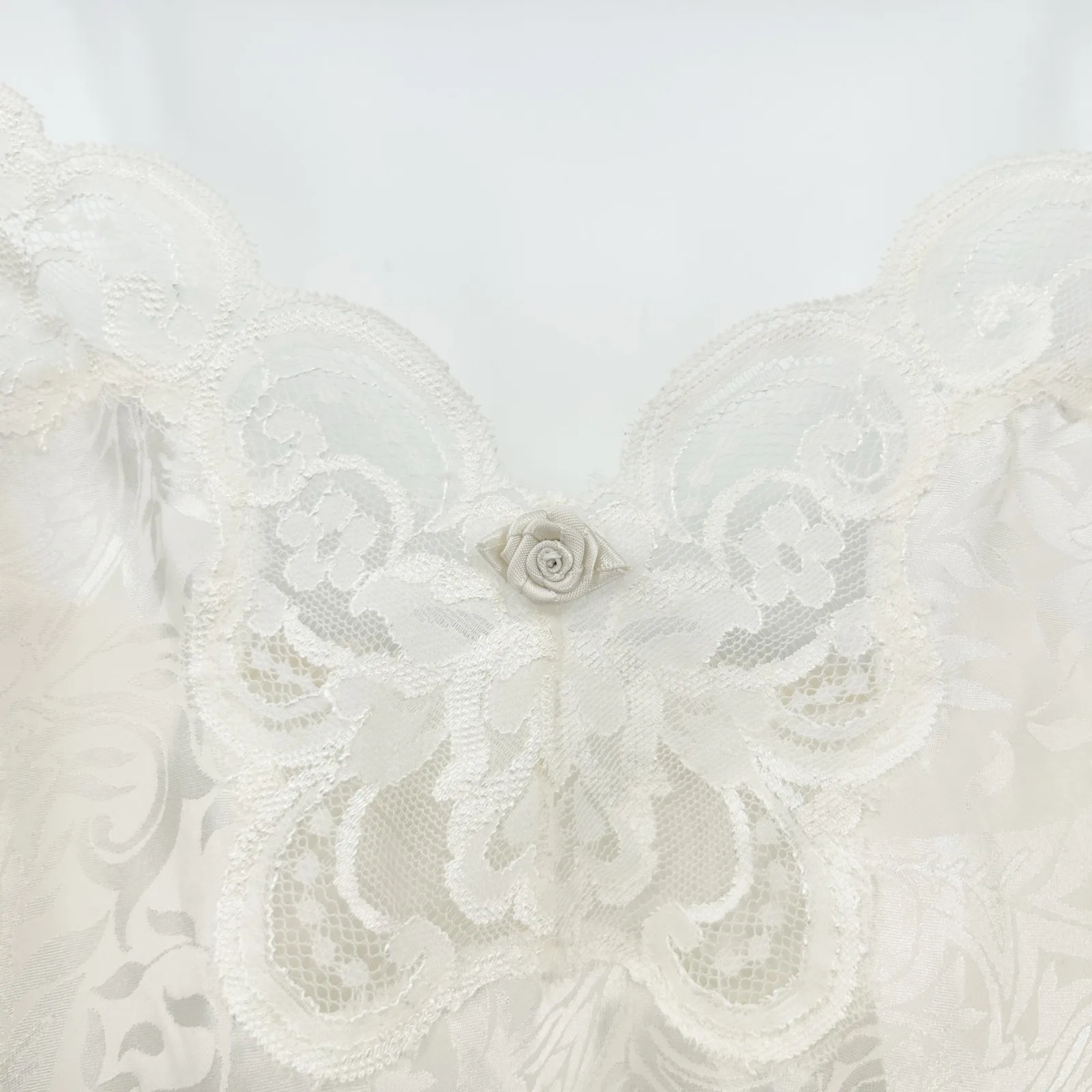 Womens VTG‎ Vintage Fairycore Rose Y2K Coquette Lace Cami Top Size 34 Cream - Image 2