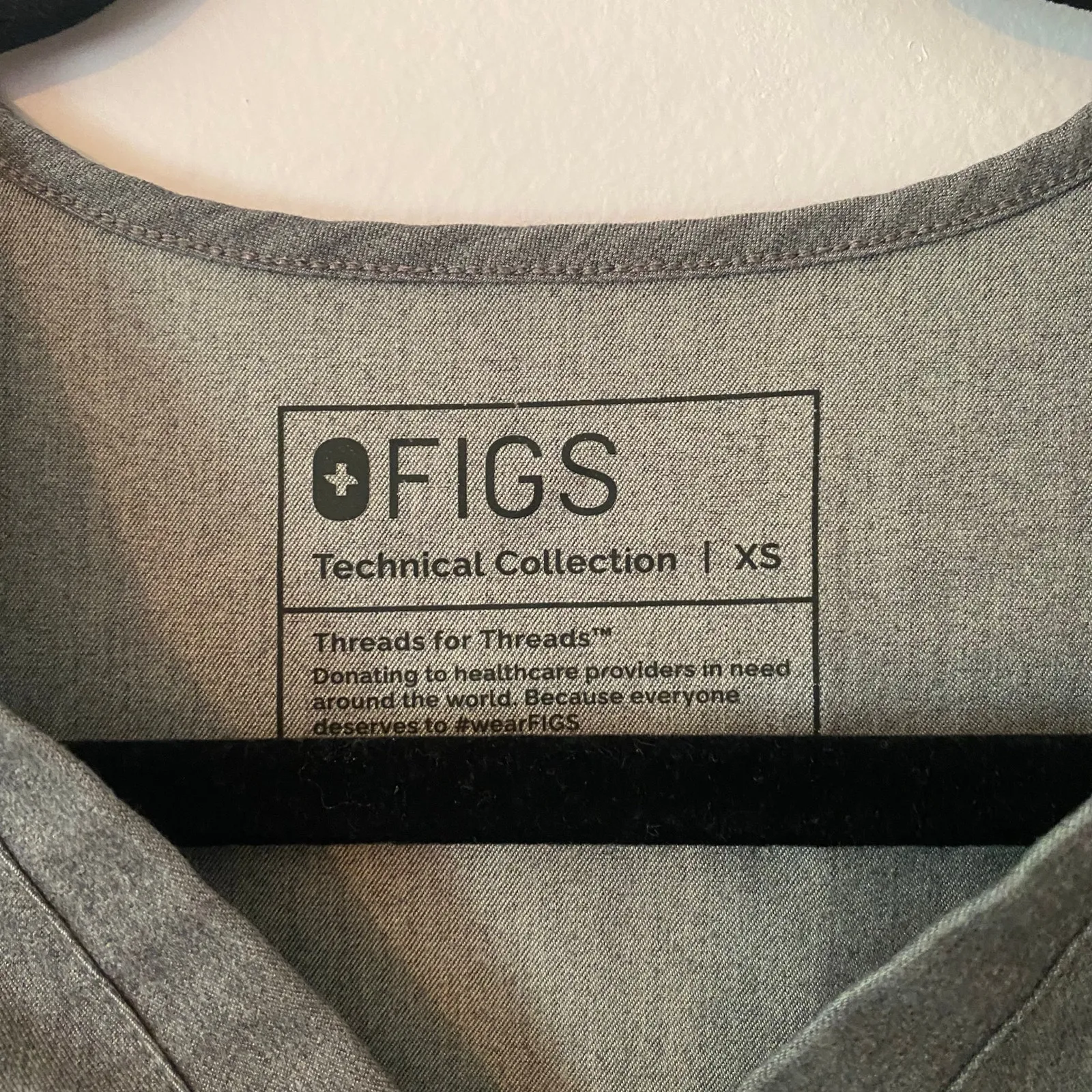 FIGS Graphite Gray Catarina Scrub Top Medical Uniform Women's size XS Nurse Dr - Image 2