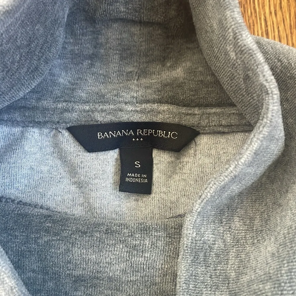 Banana Republic Gray Velour Mock Neck Pullover Sweater Sweatshirt Sz Small Cozy - Image 2