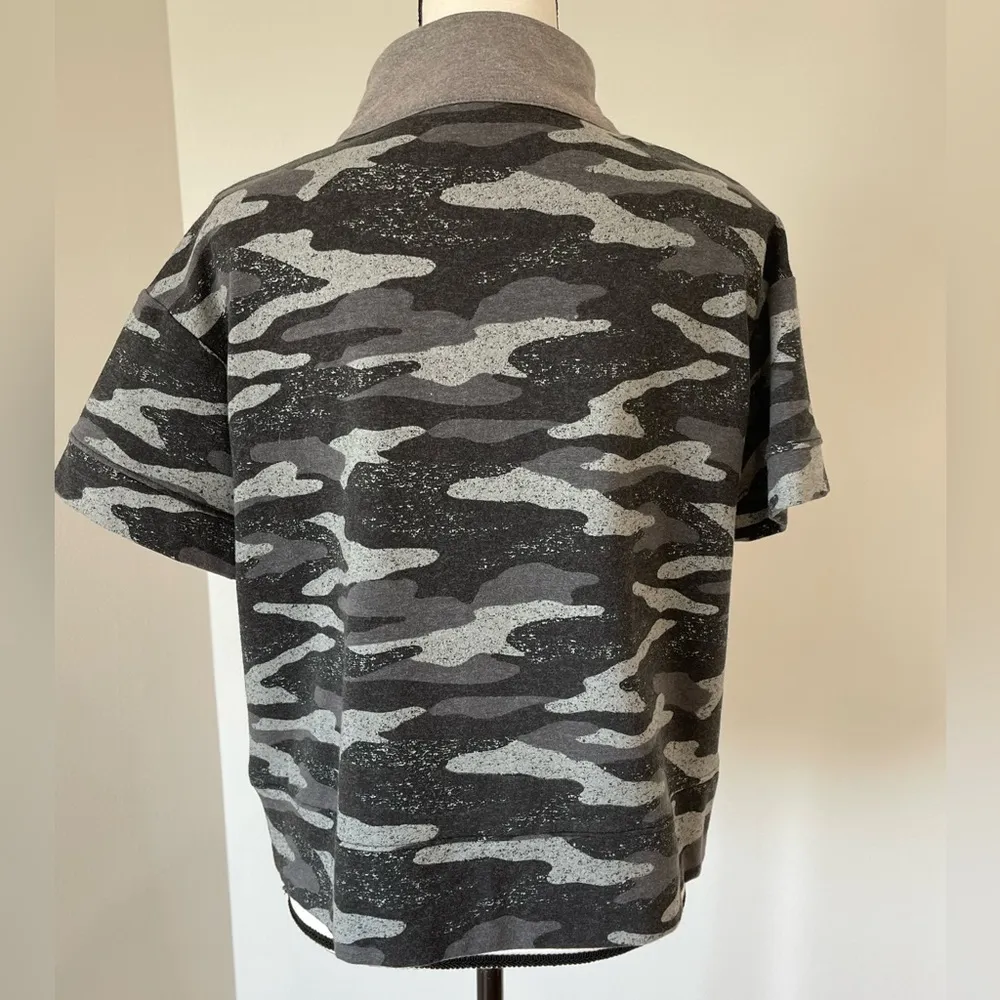 Flirtitude Active top in a size small - Image 2