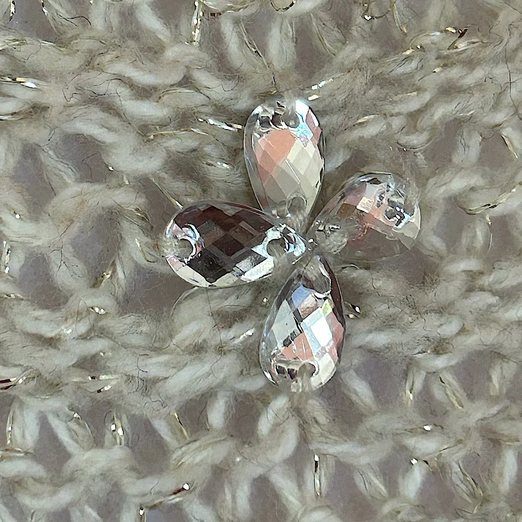 Hollister soft feminine cream sweater flower rhinestone embellishments Y2K vibe - Image 4