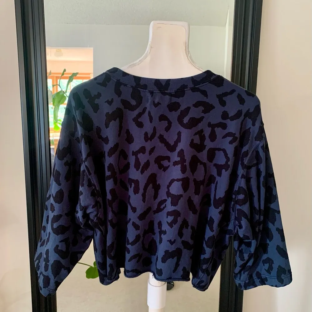 Velvet By Graham & Spencer Bengal Fleece Cropped Sweatshirt In Shadow Size XS - Image 5