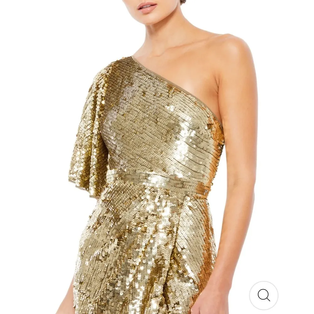 Mac Duggal Gold Sequined Gown Stunning Cap Sleeve Trumpet Maxi Dress Evening  8 - Image 4