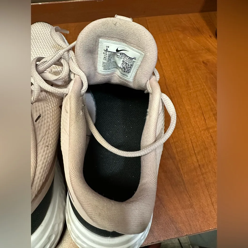 Nike Revolution 
Soft Pink Product Label - Image 4